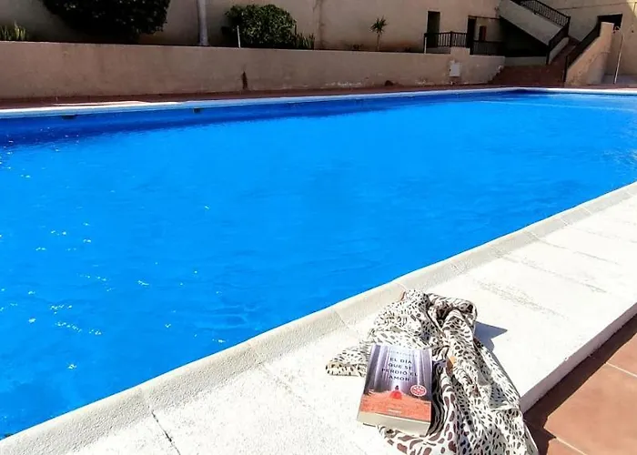 Cm 2 Bd Near The Sea *